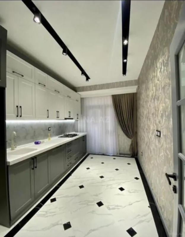 Satılır 3 otaqlı mənzil 117 m²