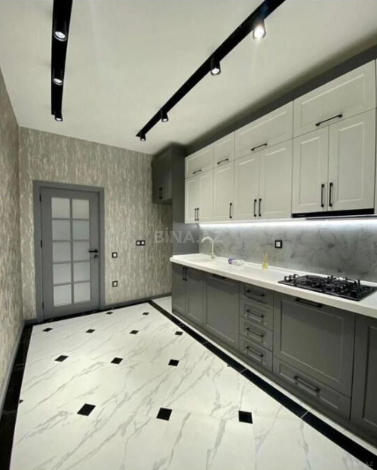 Satılır 3 otaqlı mənzil 117 m²