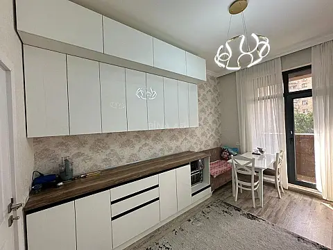 Satılır 3 otaqlı mənzil 103 m²