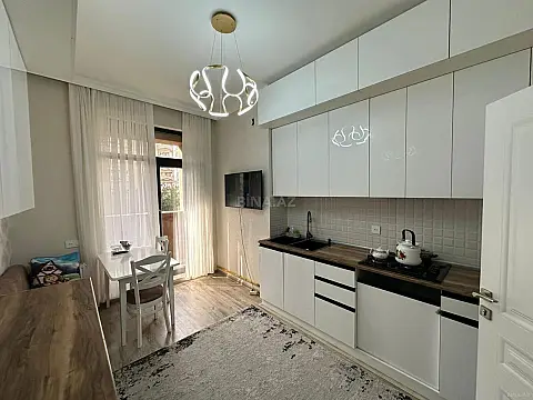 Satılır 3 otaqlı mənzil 103 m²