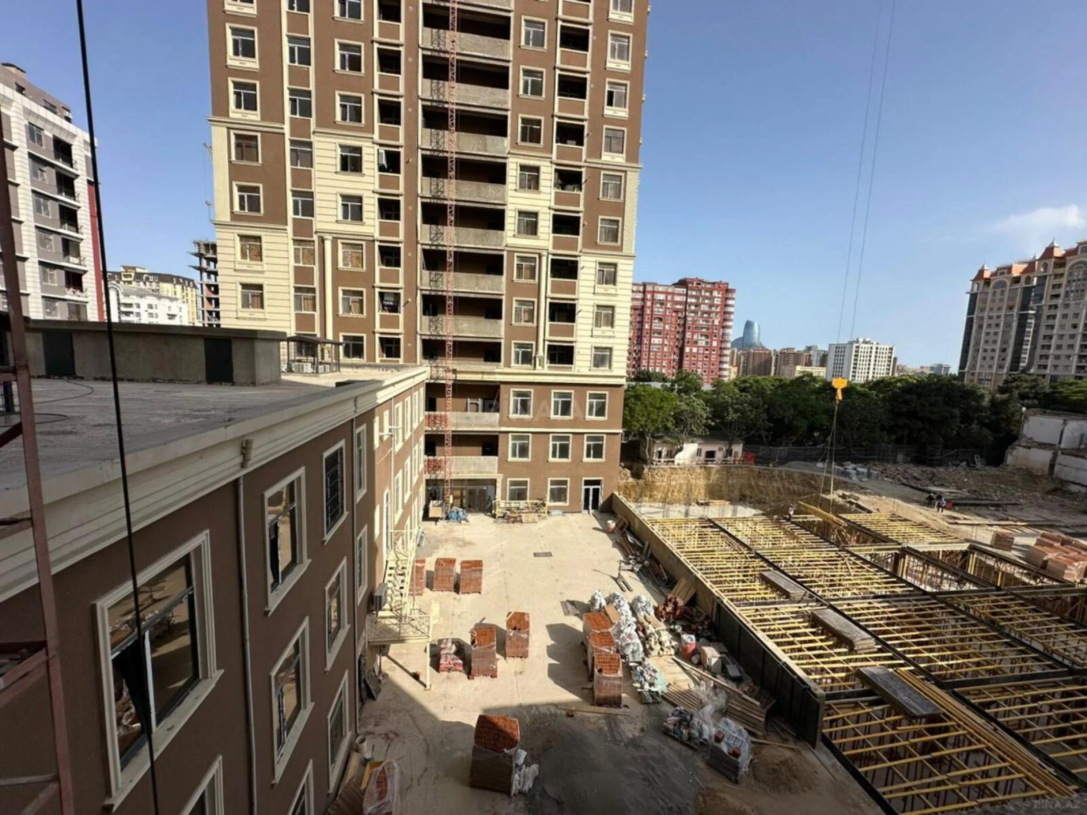 Satılır 3 otaqlı mənzil 103 m²