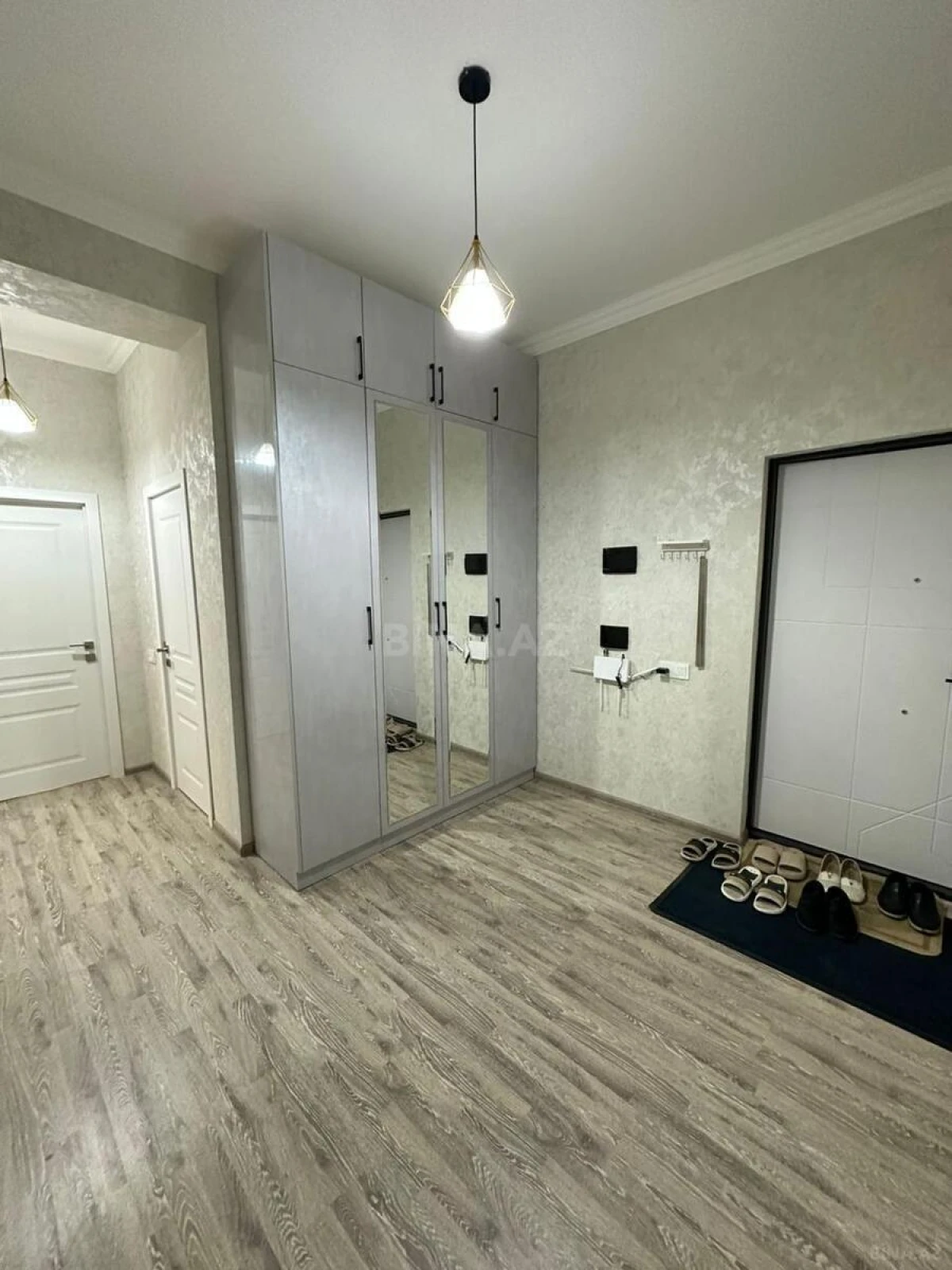 Satılır 3 otaqlı mənzil 103 m²