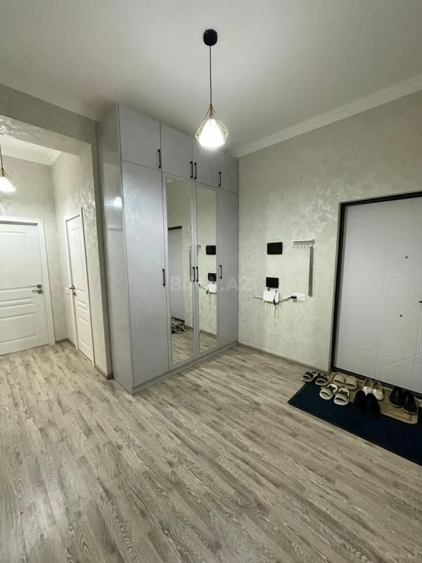 Satılır 3 otaqlı mənzil 103 m²