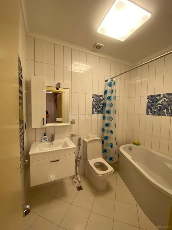 Kirayə verilir 5 otaqlı mənzil 200 m²