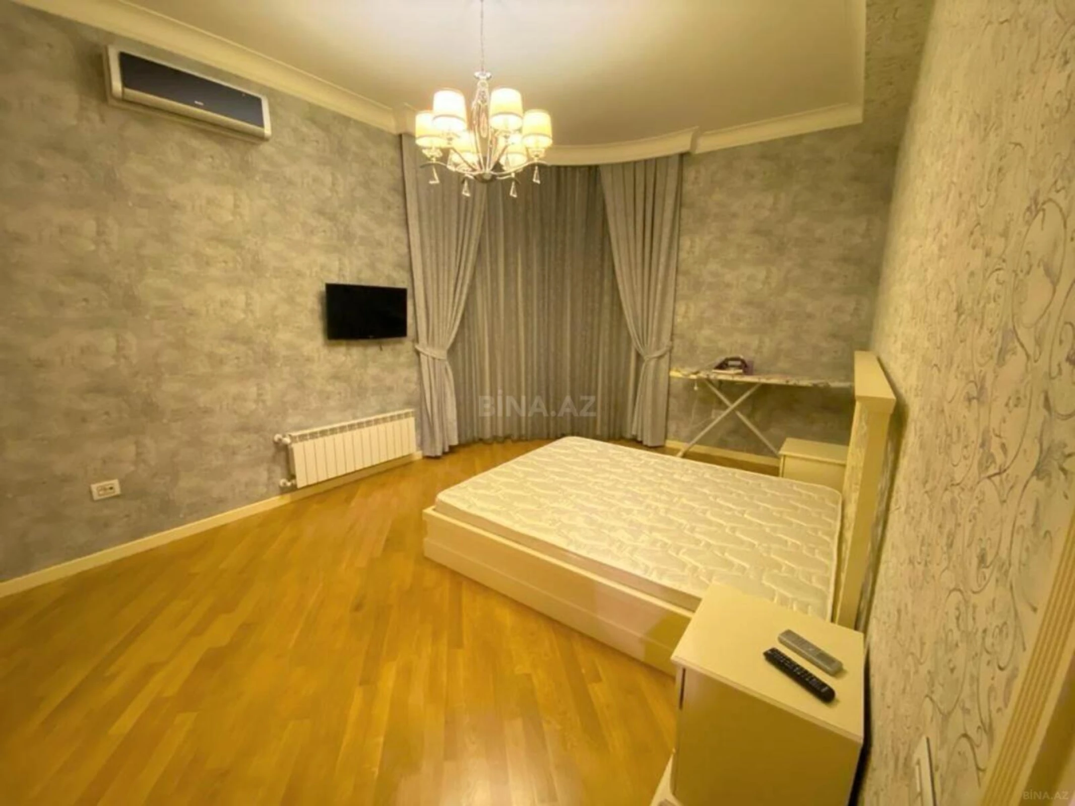 Kirayə verilir 5 otaqlı mənzil 200 m²