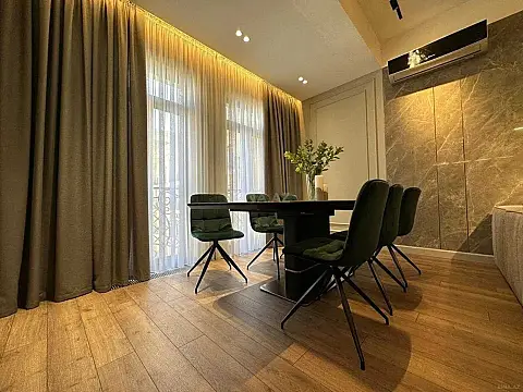 Kirayə verilir 2 otaqlı mənzil 82 m²