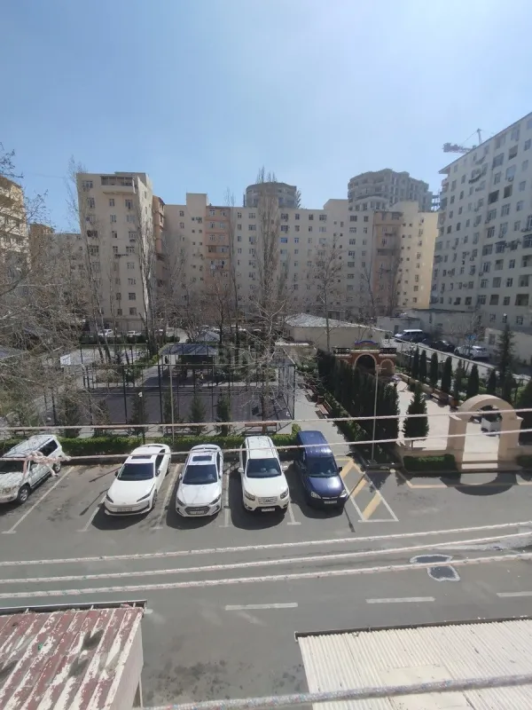 Satılır 2 otaqlı mənzil 65 m²
