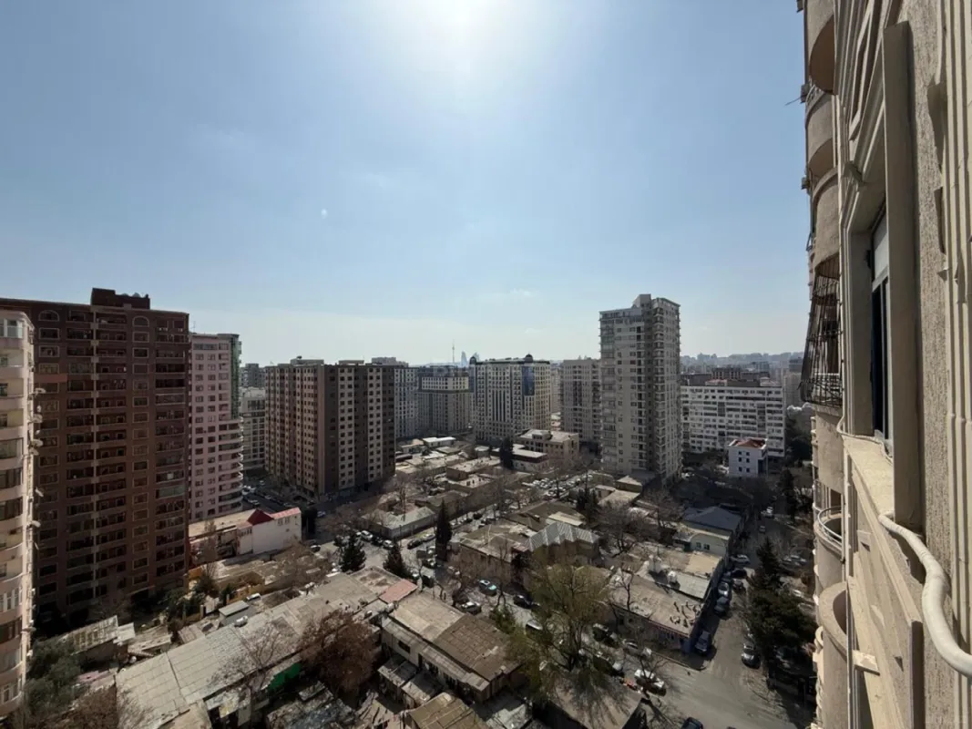 Satılır 3 otaqlı mənzil 106 m²