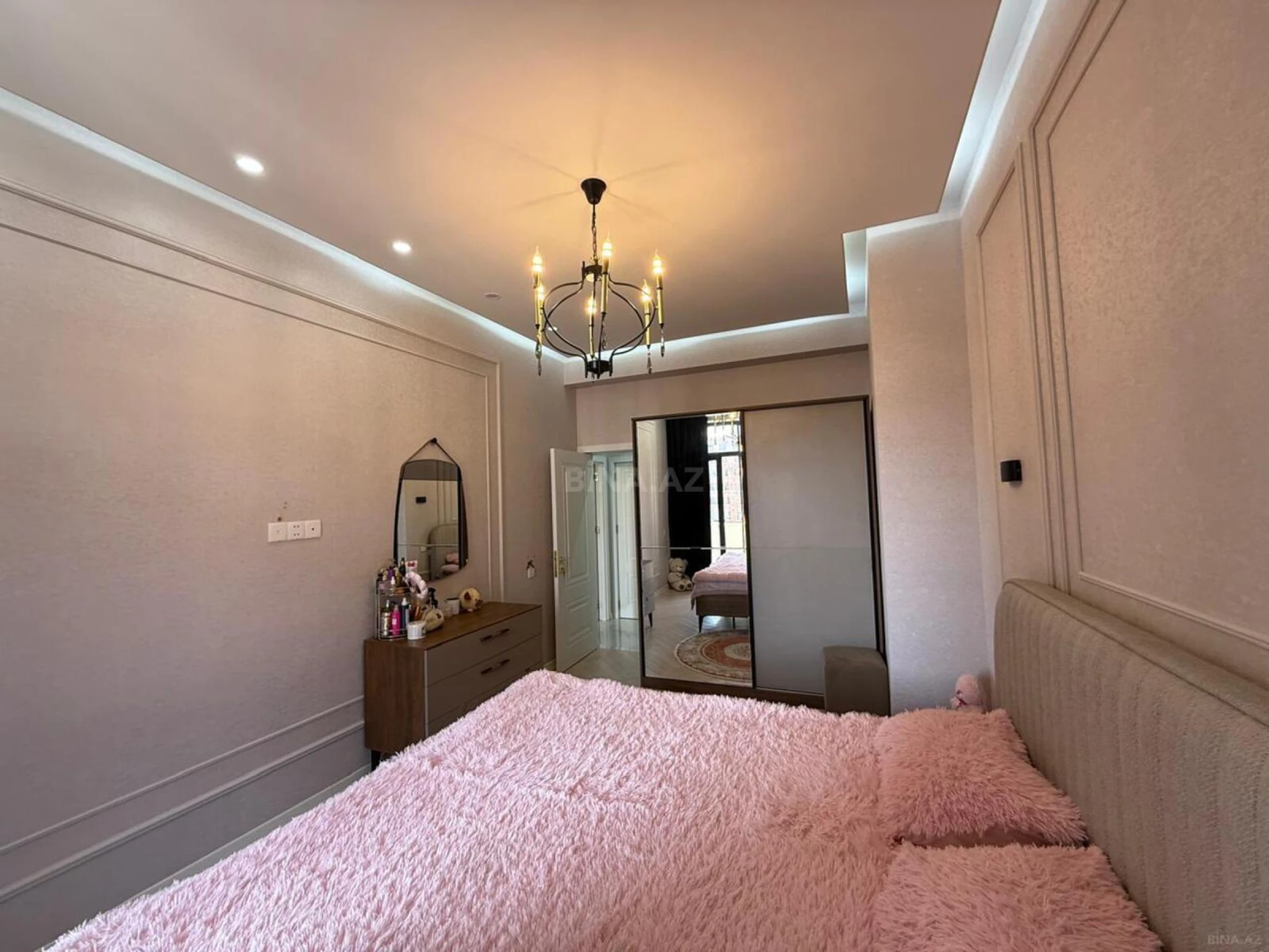 Satılır 3 otaqlı mənzil 106 m²