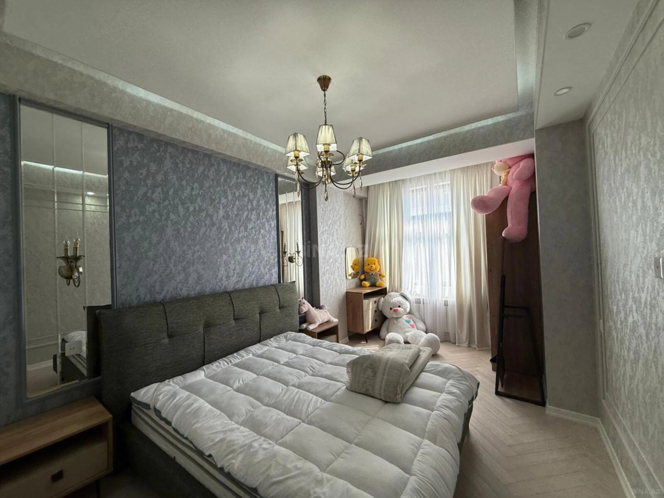 Satılır 3 otaqlı mənzil 106 m²