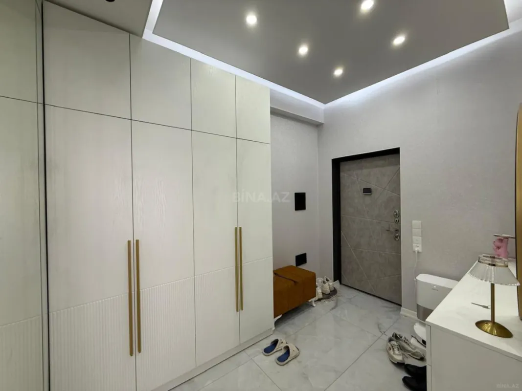 Satılır 3 otaqlı mənzil 106 m²