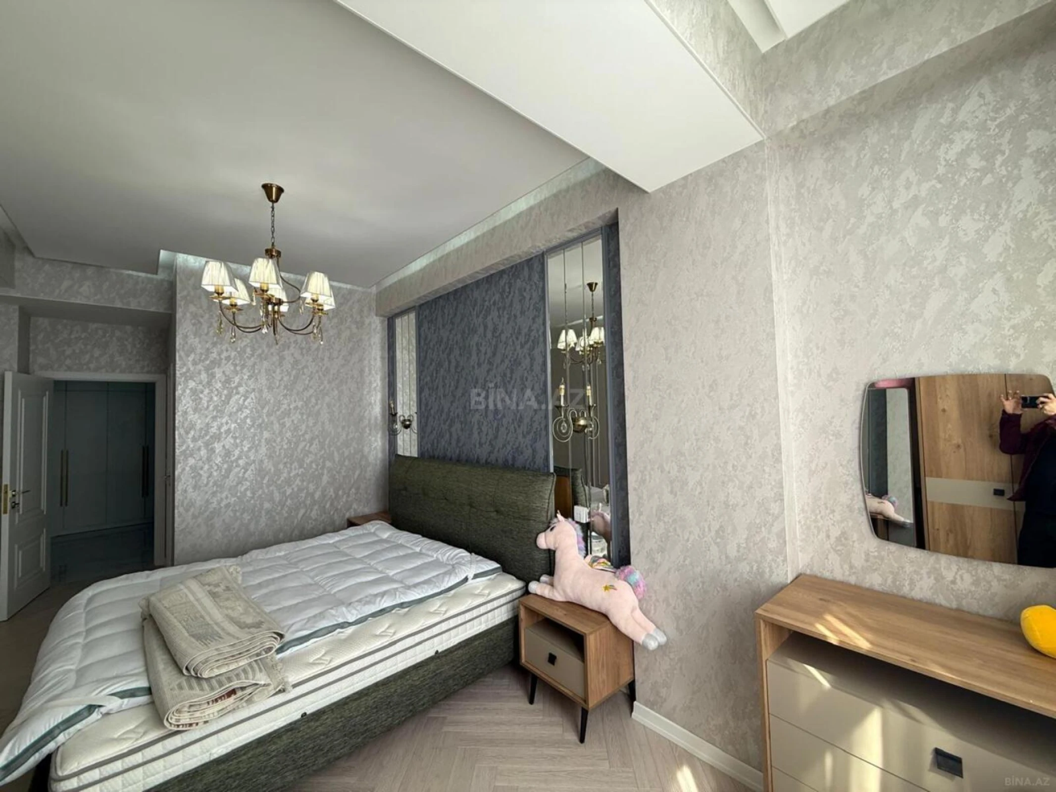 Satılır 3 otaqlı mənzil 106 m²