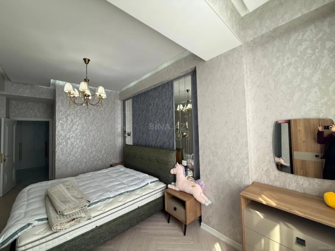 Satılır 3 otaqlı mənzil 106 m²