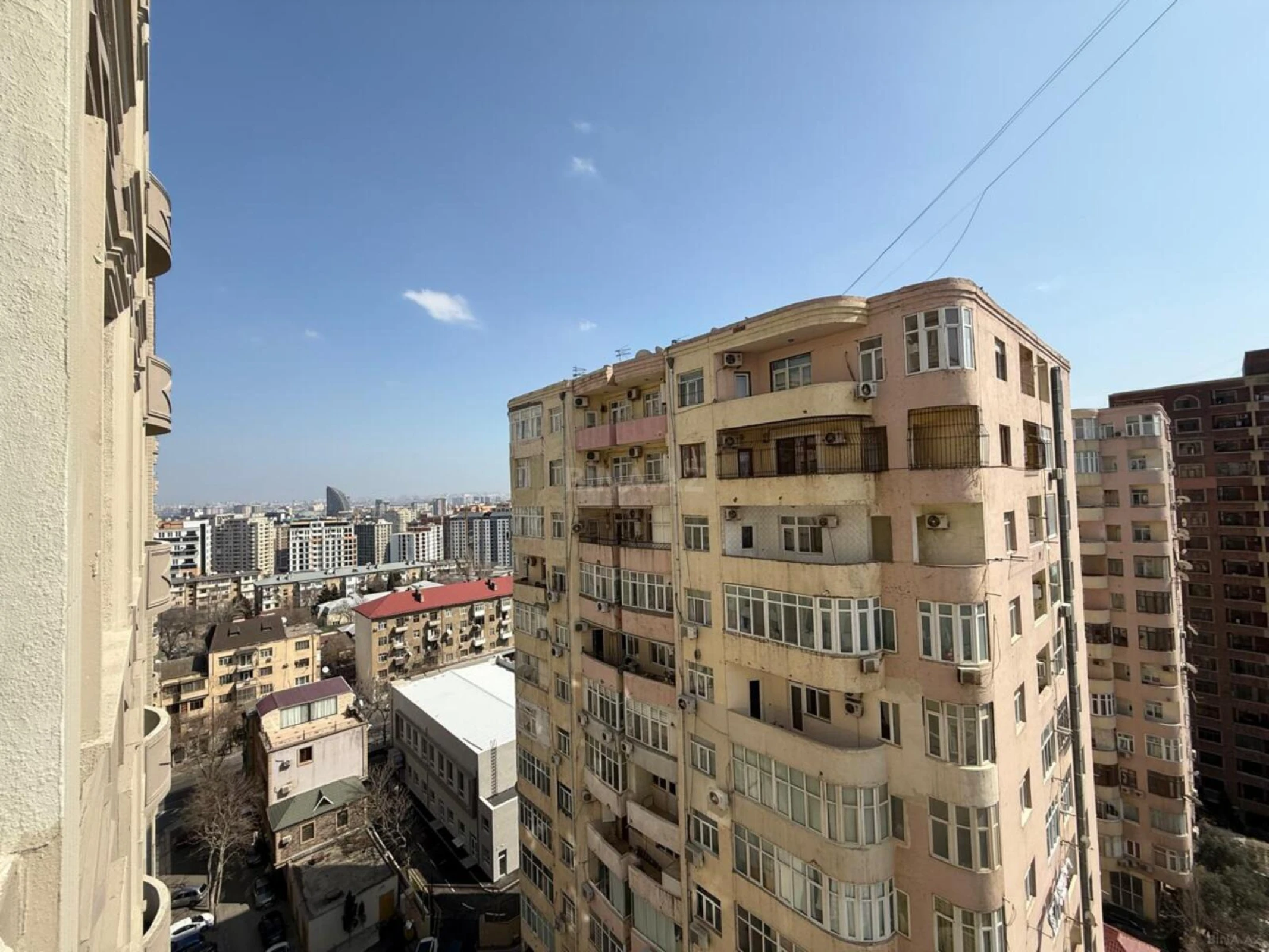 Satılır 3 otaqlı mənzil 106 m²