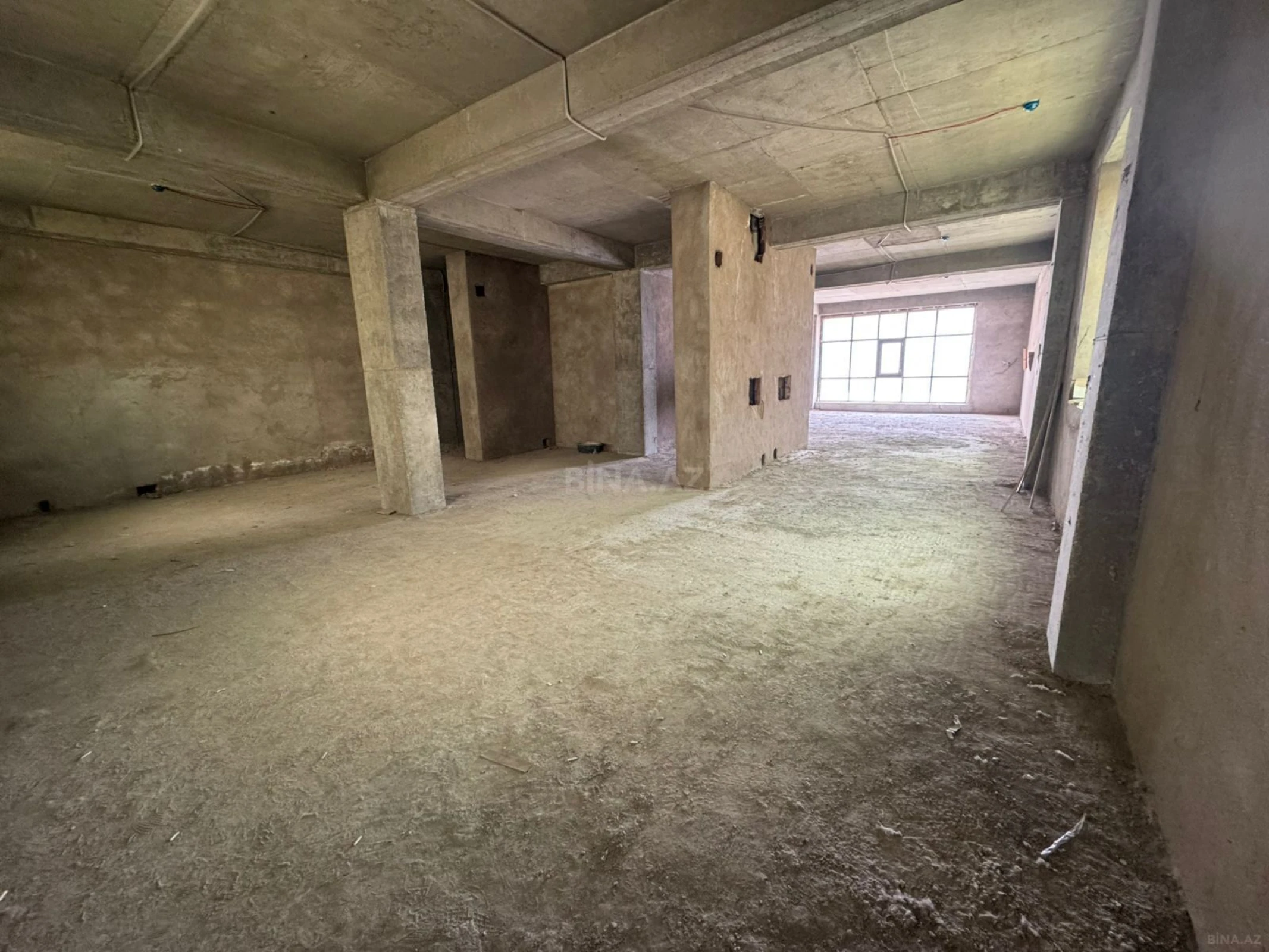 Satılır obyekt 136 m²