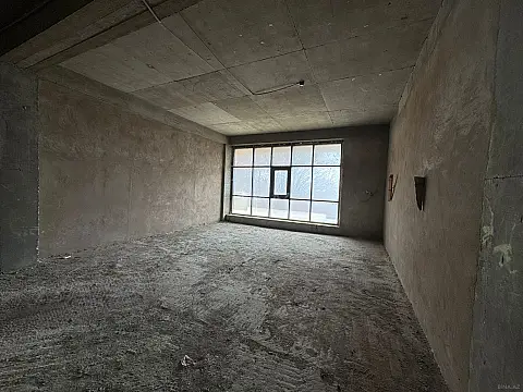 Satılır obyekt 136 m²