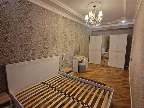 Kirayə verilir 2 otaqlı mənzil 70 m²