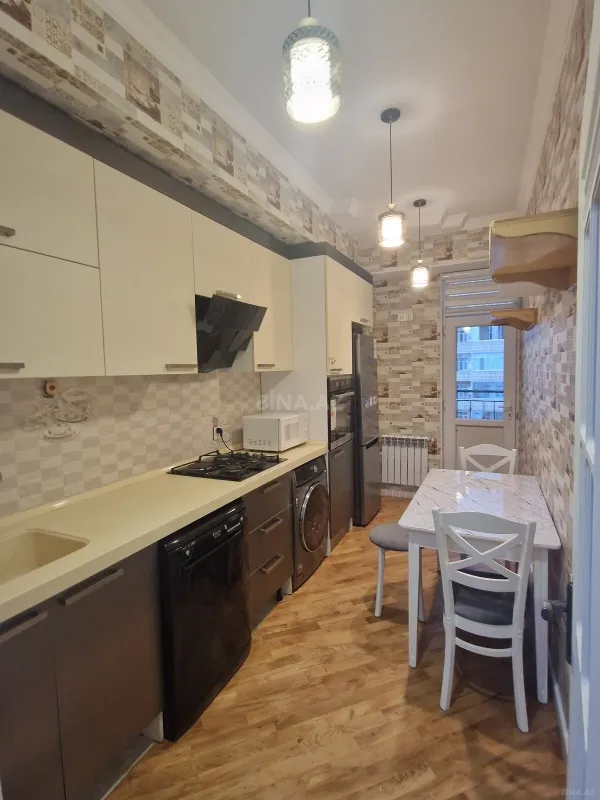 Kirayə verilir 2 otaqlı mənzil 70 m²