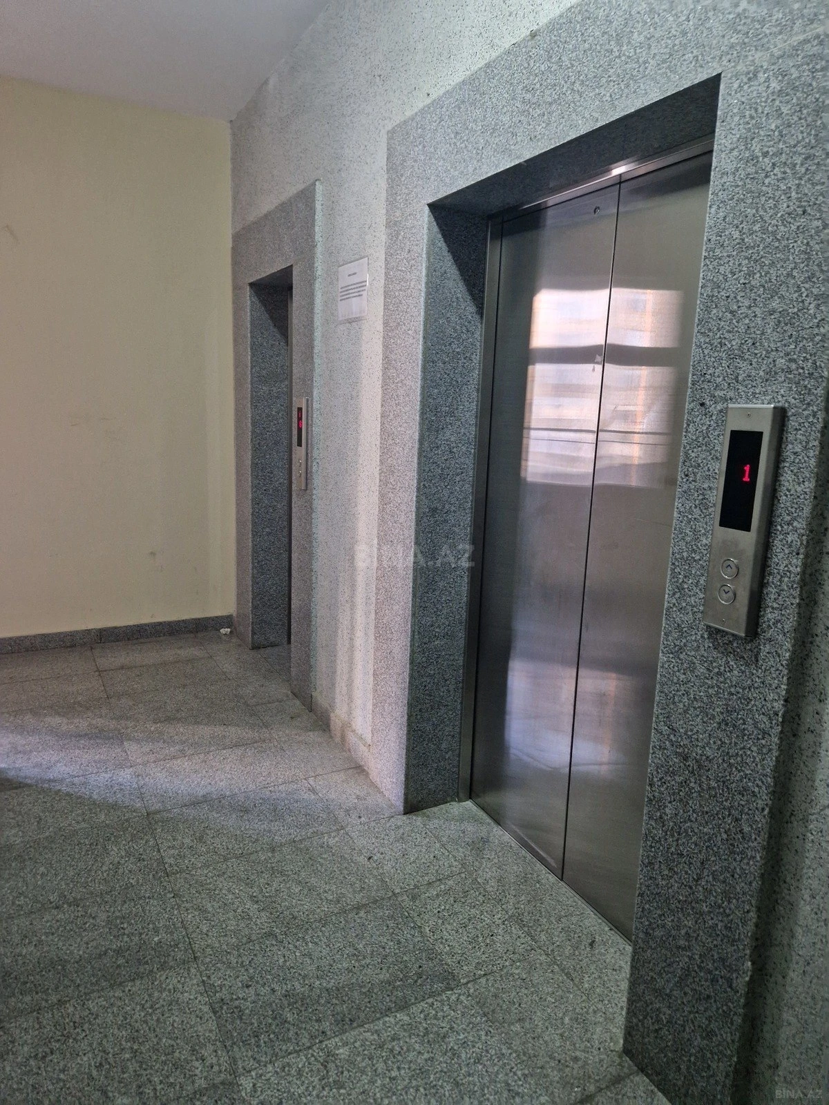 Kirayə verilir 2 otaqlı mənzil 70 m²