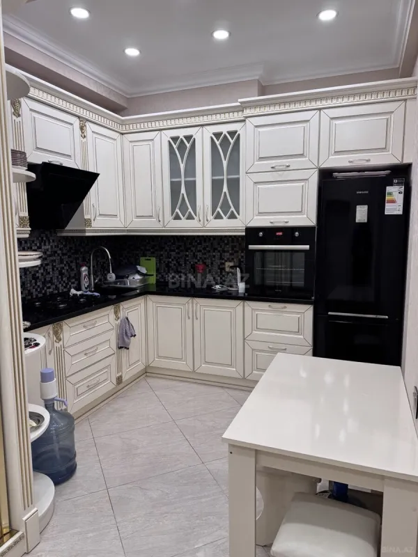 Kirayə verilir 2 otaqlı mənzil 70 m²