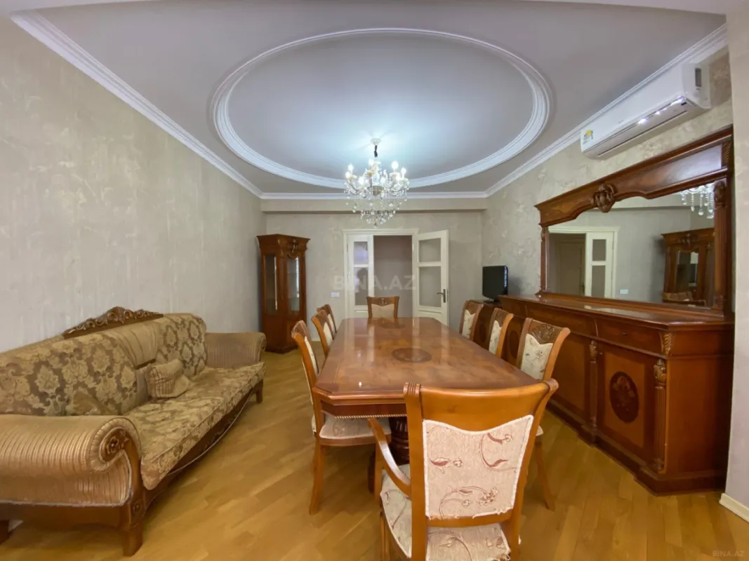 Kirayə verilir 4 otaqlı mənzil 150 m²