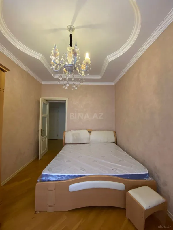 Kirayə verilir 4 otaqlı mənzil 150 m²