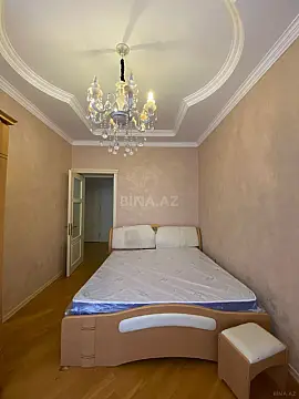 Kirayə verilir 4 otaqlı mənzil 150 m²