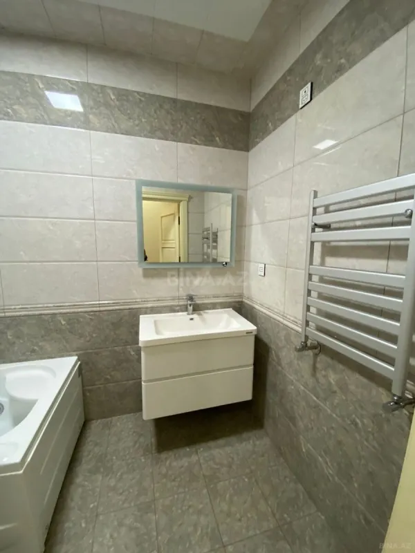 Kirayə verilir 4 otaqlı mənzil 150 m²