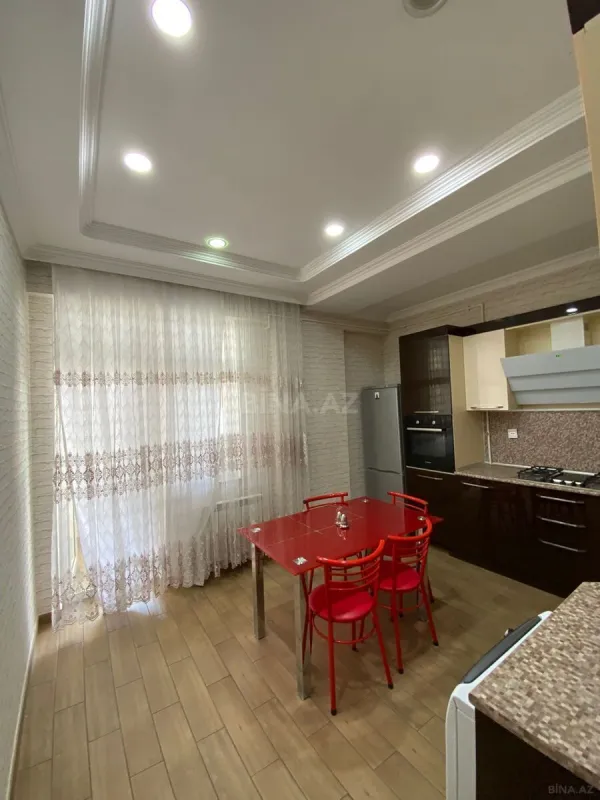 Kirayə verilir 4 otaqlı mənzil 150 m²