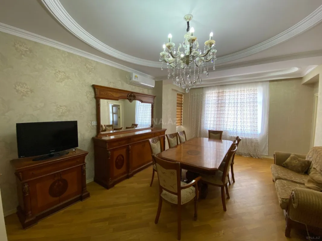 Kirayə verilir 4 otaqlı mənzil 150 m²