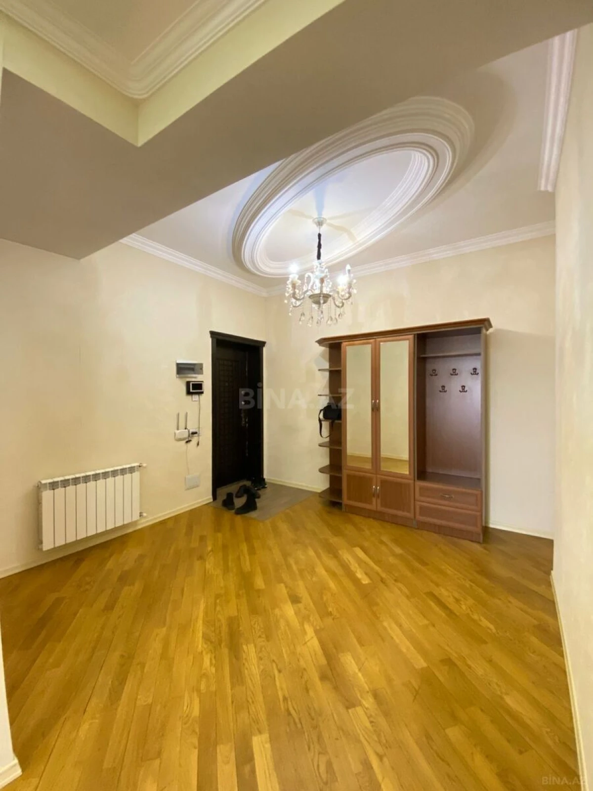 Kirayə verilir 4 otaqlı mənzil 150 m²