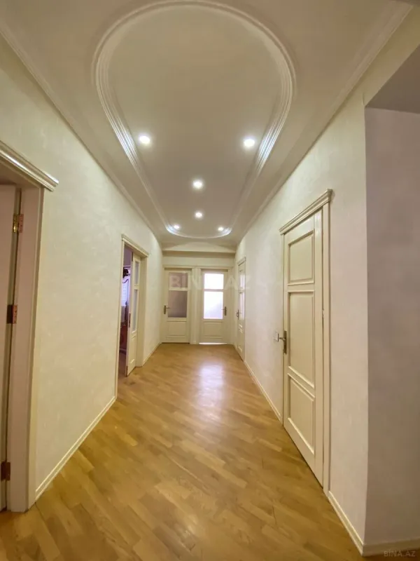 Kirayə verilir 4 otaqlı mənzil 150 m²