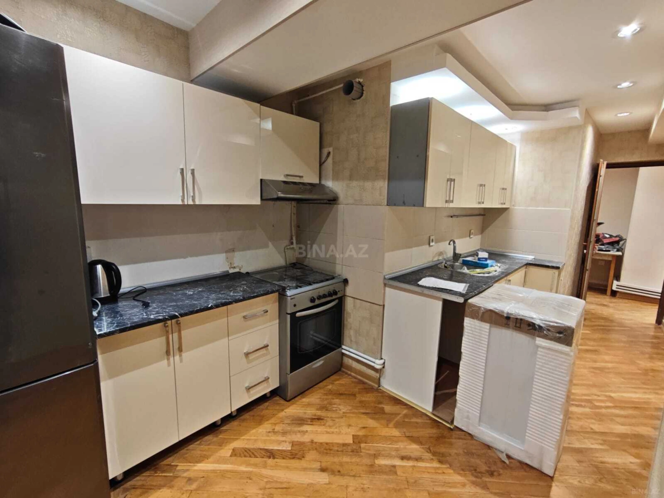 Kirayə verilir 3 otaqlı mənzil 95 m²
