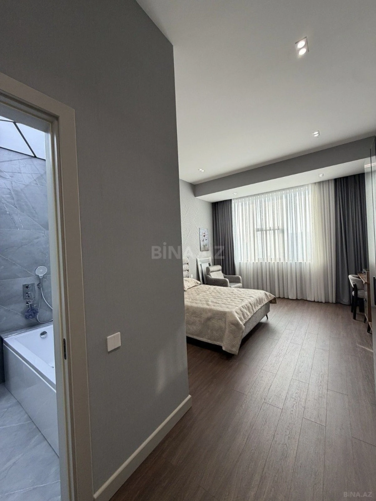 Kirayə verilir 3 otaqlı mənzil 140 m²