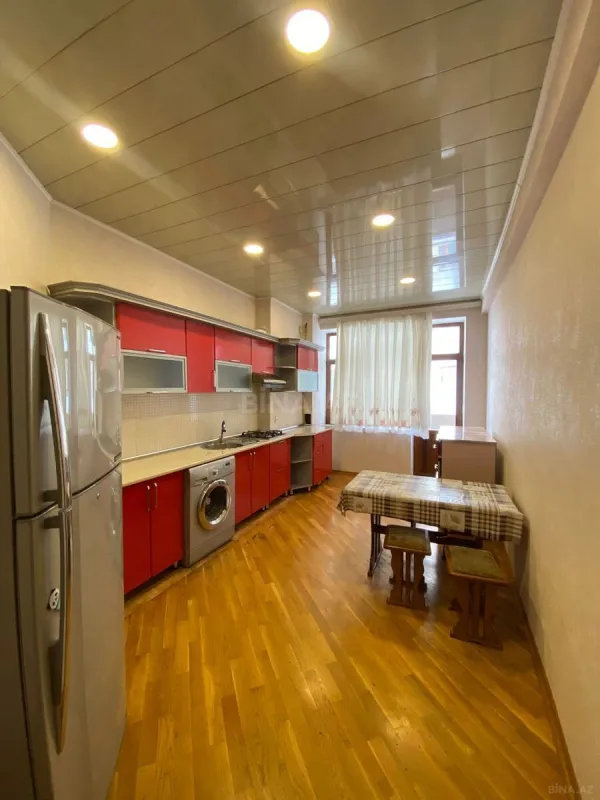 Kirayə verilir 3 otaqlı mənzil 120 m²