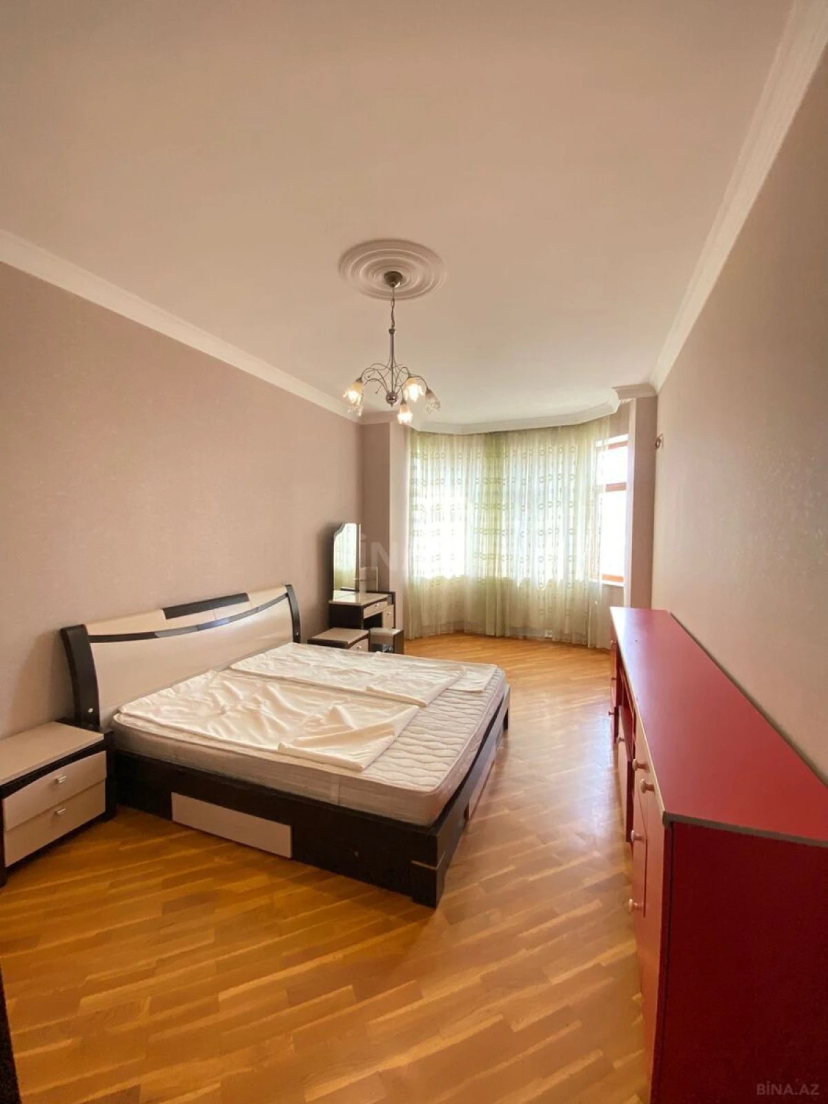 Kirayə verilir 3 otaqlı mənzil 120 m²
