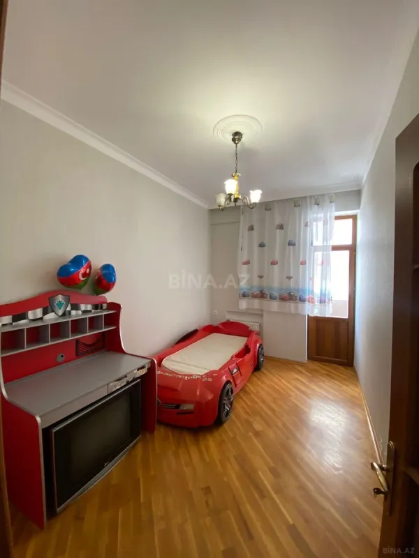 Kirayə verilir 3 otaqlı mənzil 120 m²
