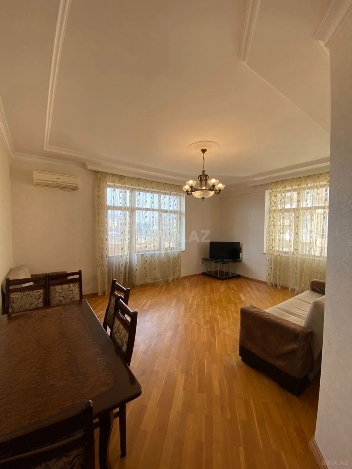 Kirayə verilir 3 otaqlı mənzil 120 m²