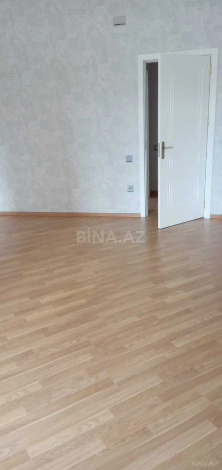 Satılır 3 otaqlı mənzil 120 m²