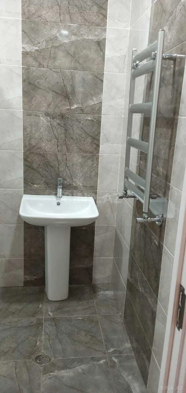 Satılır 3 otaqlı mənzil 120 m²