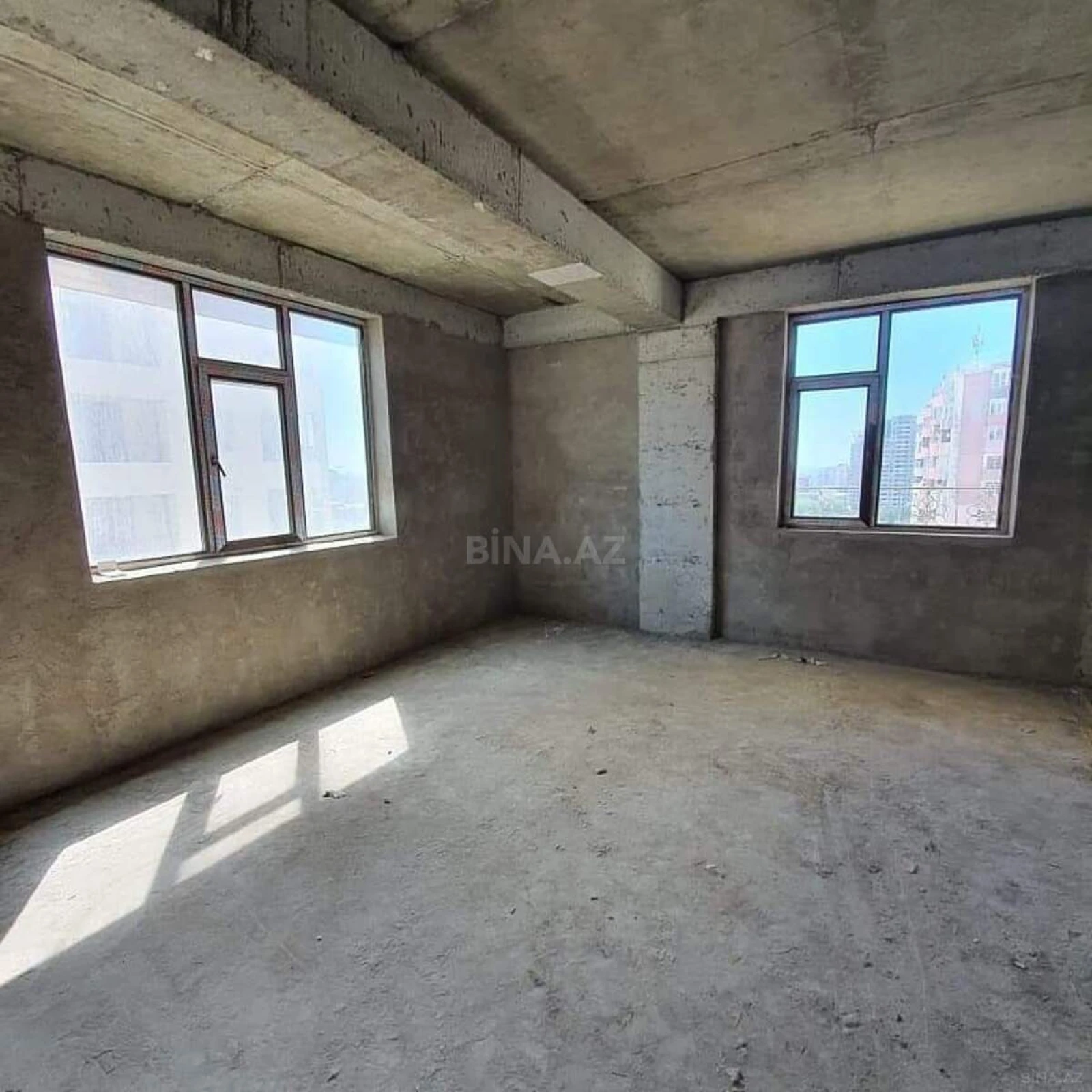 Satılır 3 otaqlı mənzil 102 m²