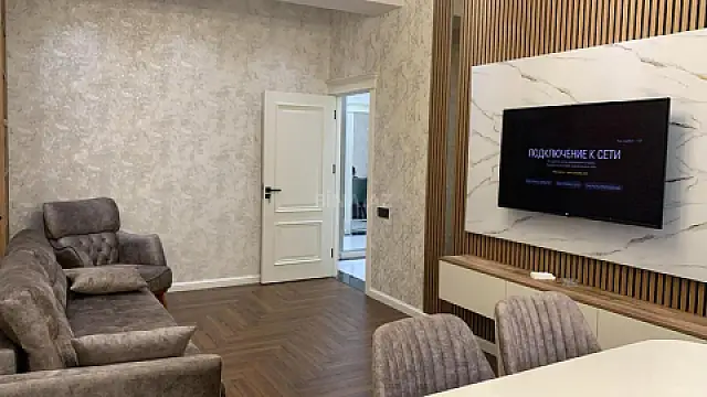 Kirayə verilir 2 otaqlı mənzil 80 m²