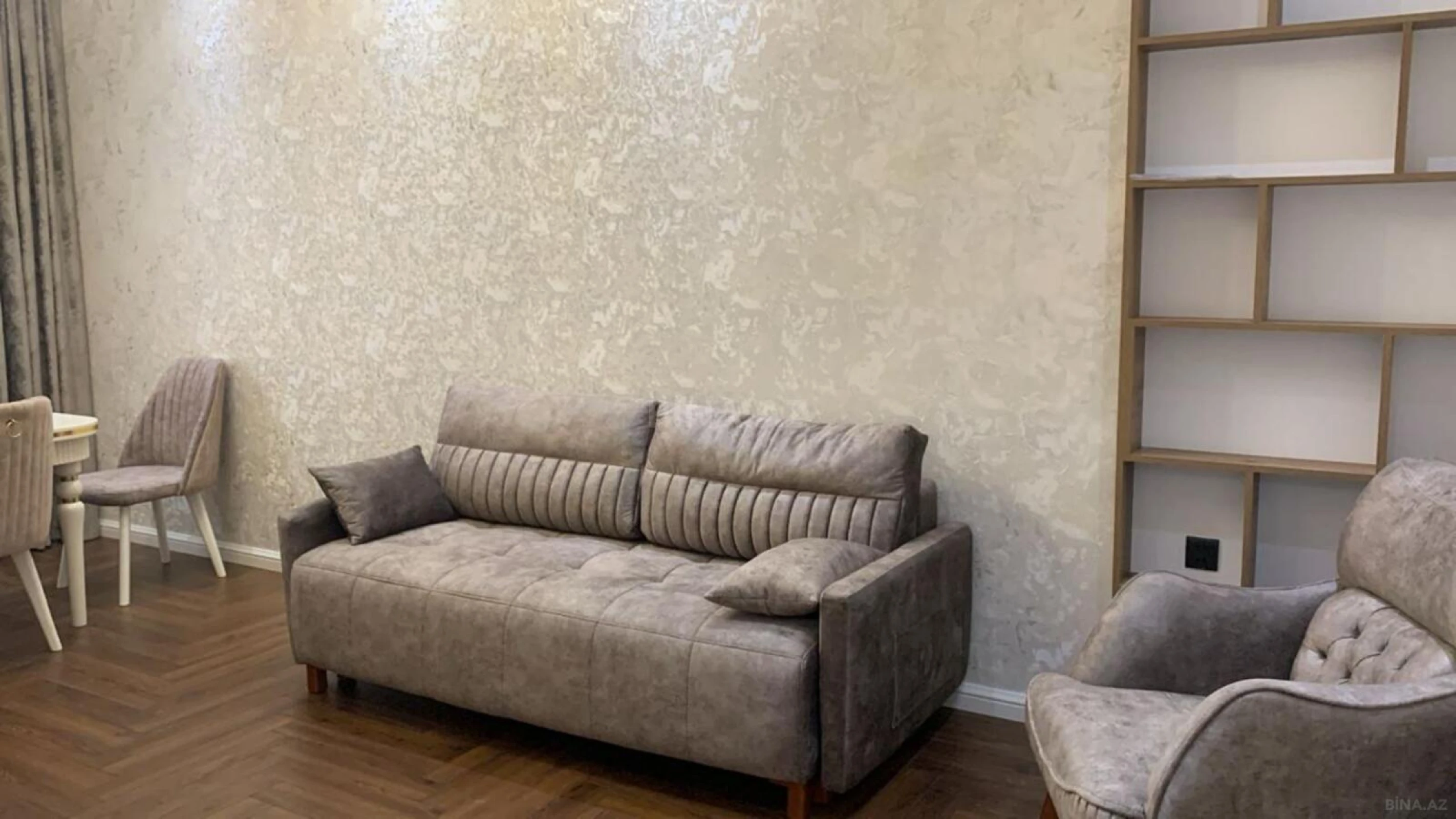 Kirayə verilir 2 otaqlı mənzil 80 m²