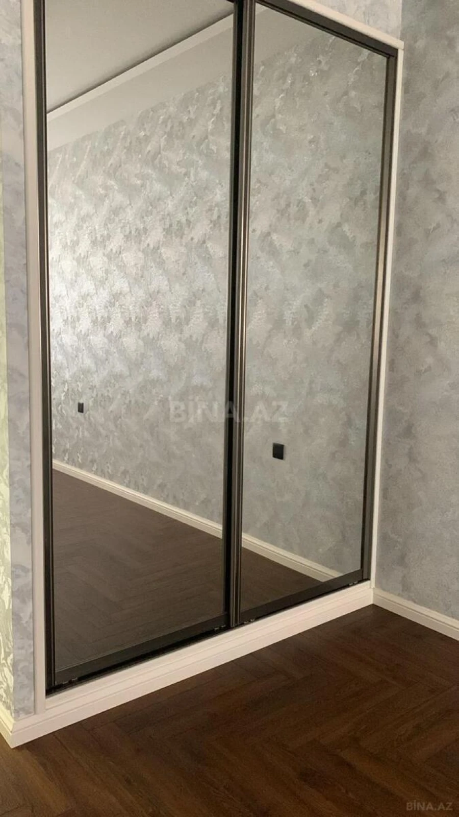 Kirayə verilir 2 otaqlı mənzil 80 m²
