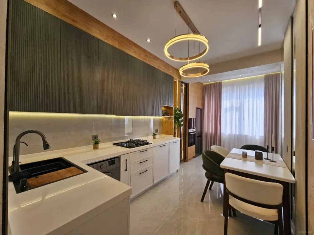 Satılır 3 otaqlı mənzil 117 m²