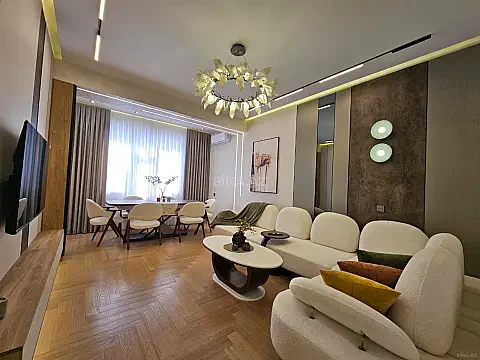 Satılır 3 otaqlı mənzil 117 m²