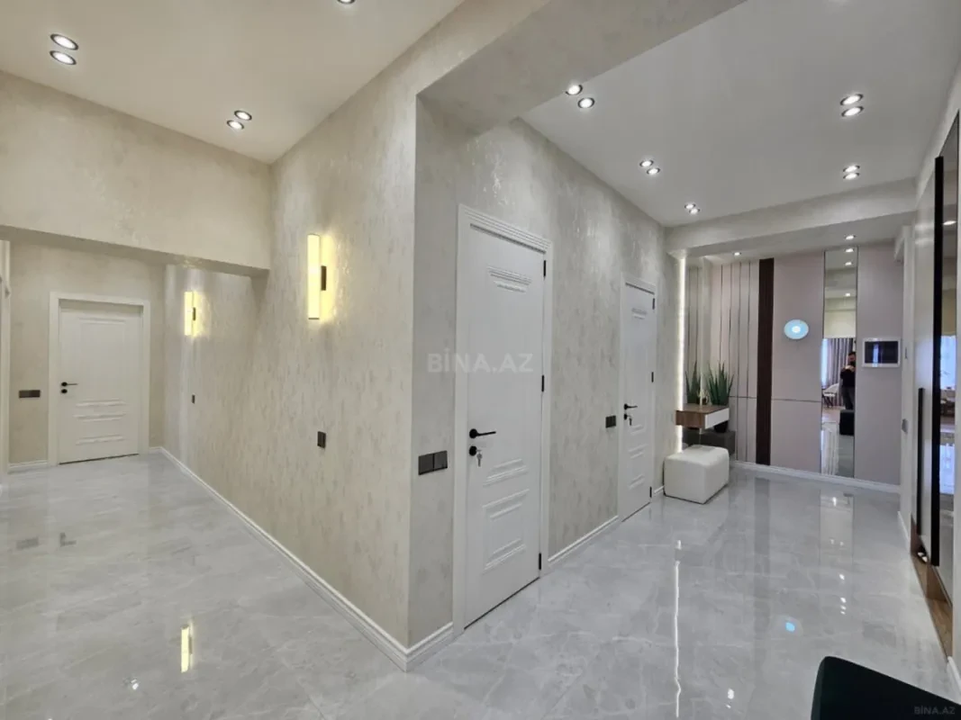 Satılır 3 otaqlı mənzil 117 m²