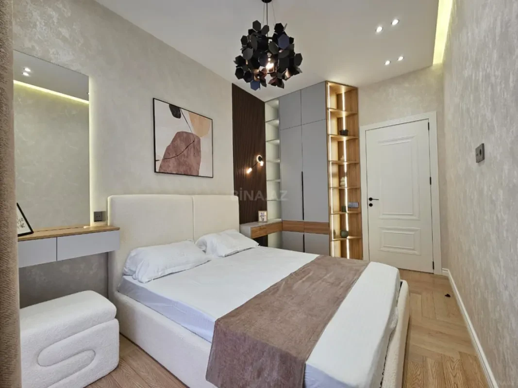 Satılır 3 otaqlı mənzil 117 m²