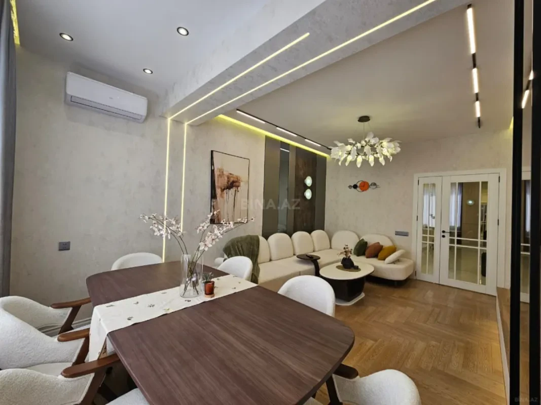 Satılır 3 otaqlı mənzil 117 m²