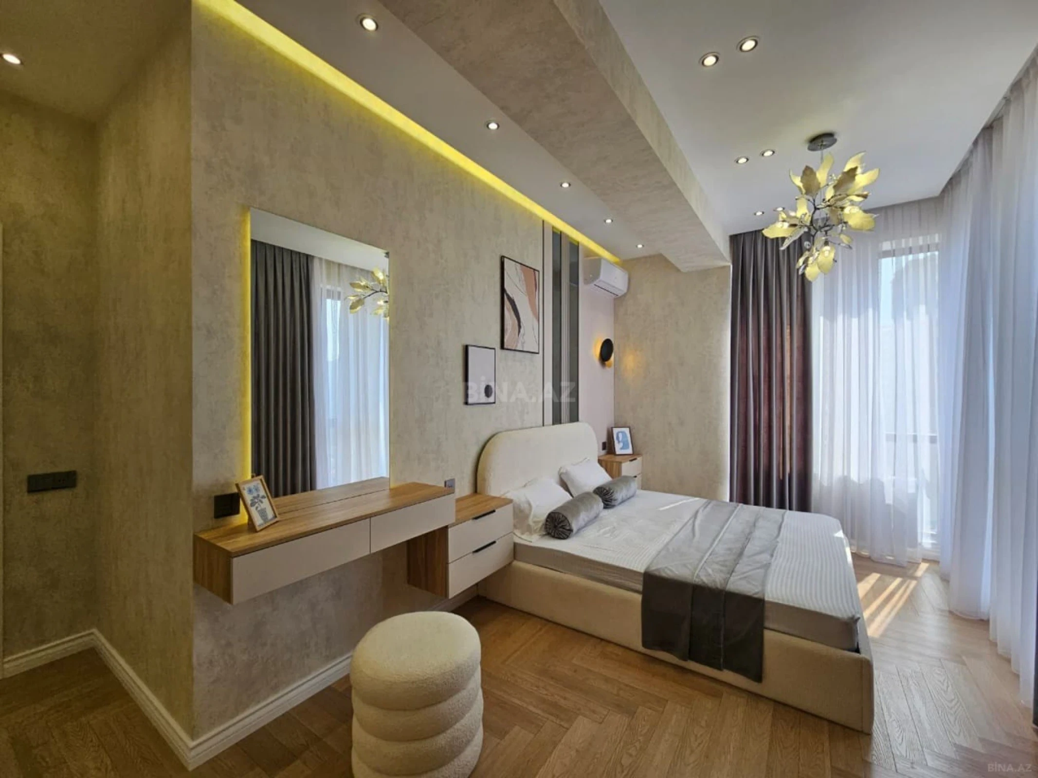 Satılır 3 otaqlı mənzil 117 m²